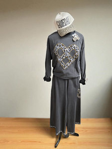 Leopard Applique Sweatshirt!