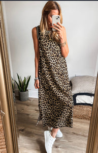 Contrasting Leopard Maxi!